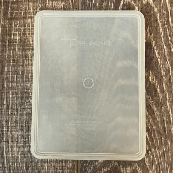 Vintage Tupperware Ice Cream Storage Container - Picture 9 of 10